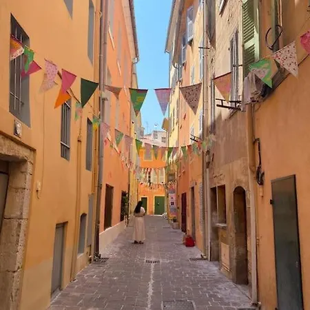 Au Coeur De *